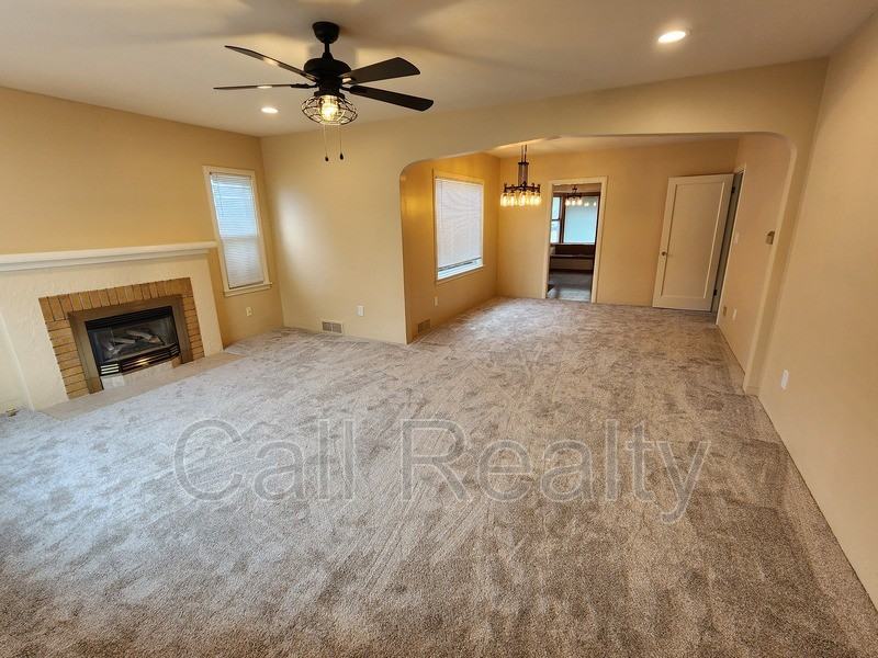 4103 S Garfield St - Photo 2 of 18