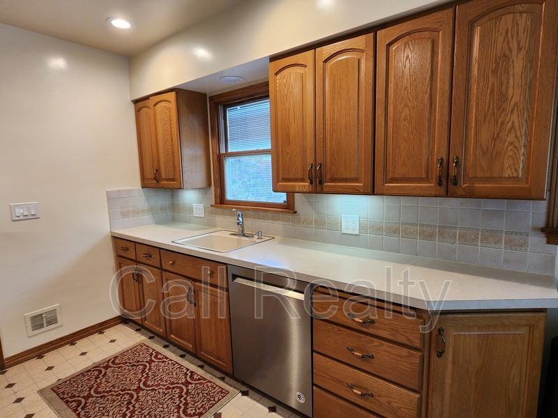 4103 S Garfield St - Photo 6 of 18