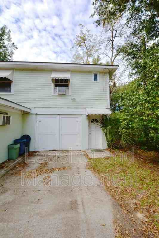 223 Howle Ave #B - Photo 2 of 14