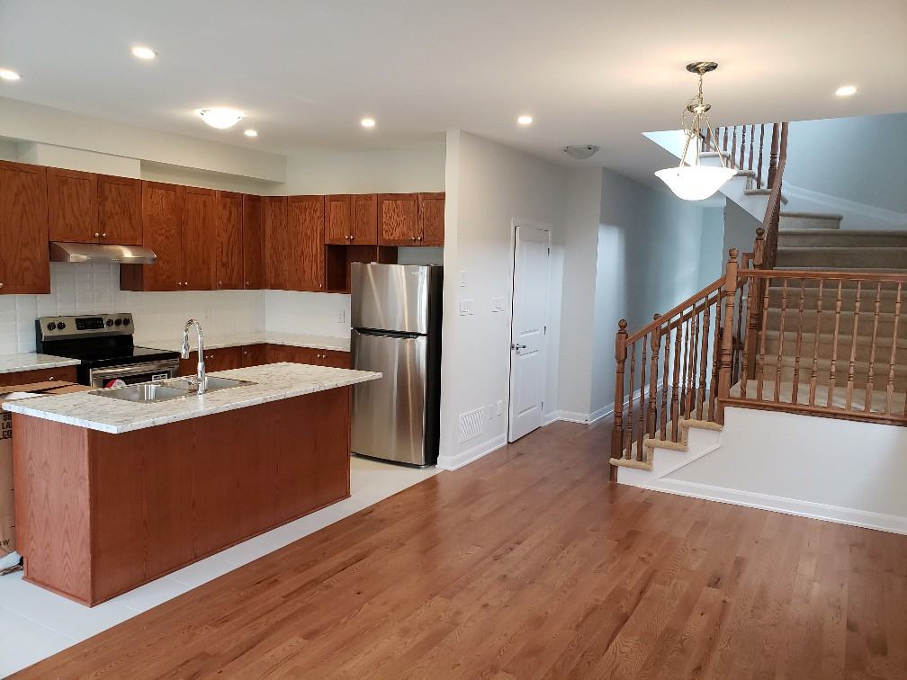 134 Maynooth Crt - Photo 2 of 11