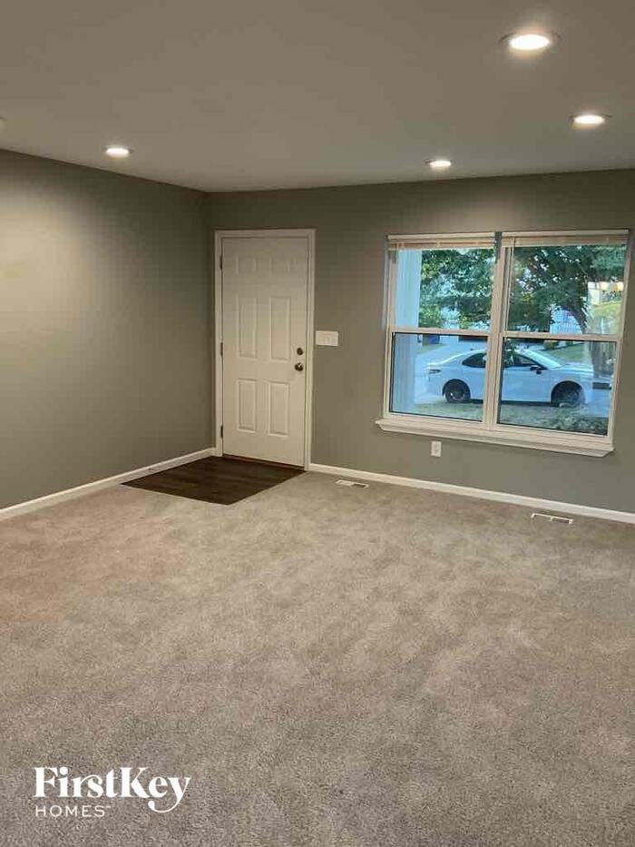 2227 Sonora Dr - Photo 2 of 11