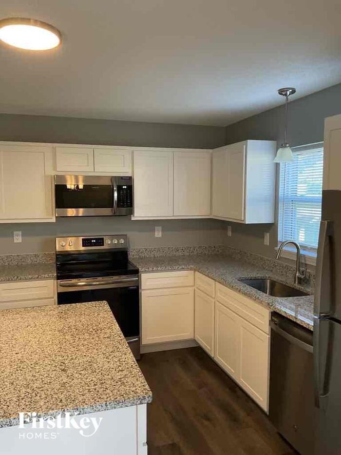 2227 Sonora Dr - Photo 3 of 11