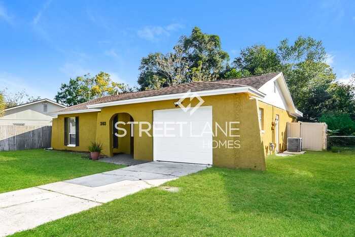 303 S Edgemon Ave - Photo 2 of 16