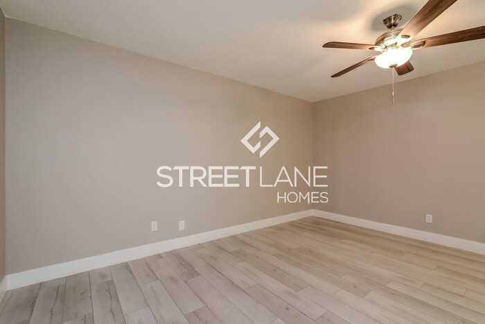 303 S Edgemon Ave - Photo 3 of 16