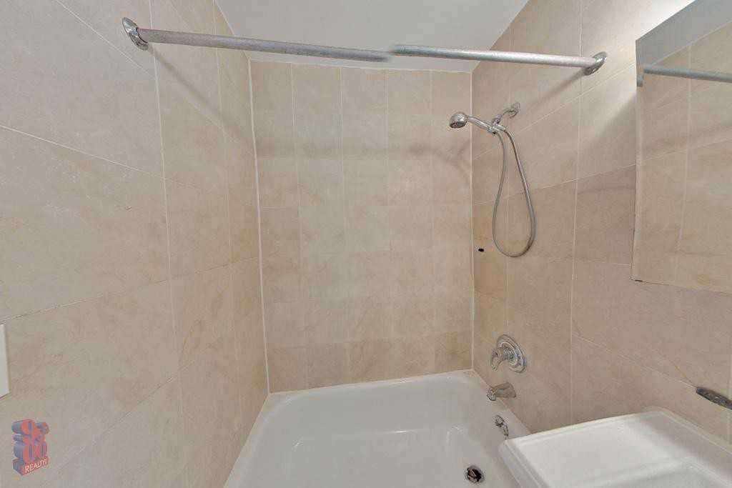 340 E 18th St #5A - Photo 7 of 7