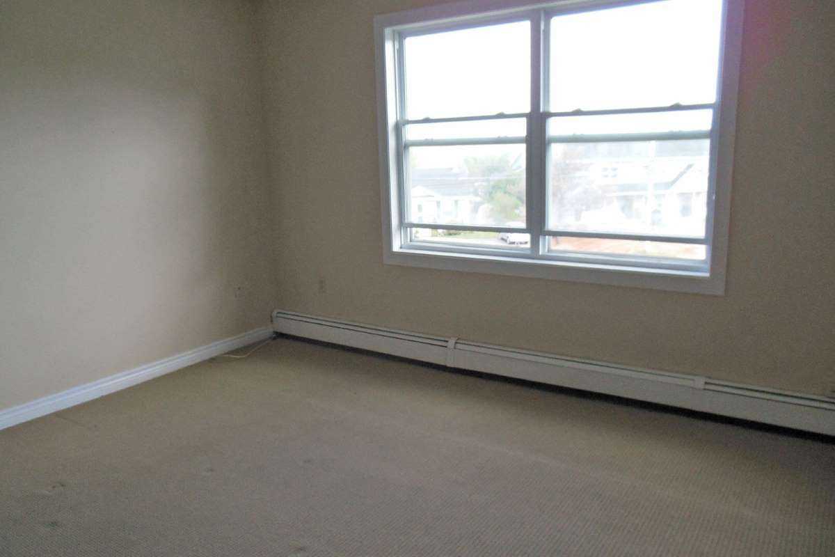 Chateau Heights - Photo 2 of 6