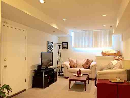1433 W Walton St #G - Photo 2 of 10