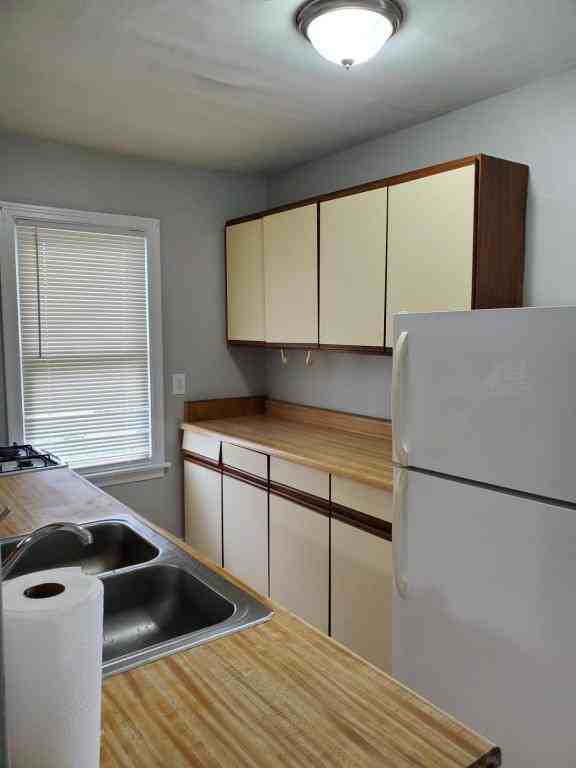1239 Eggert Rd - Photo 7 of 26