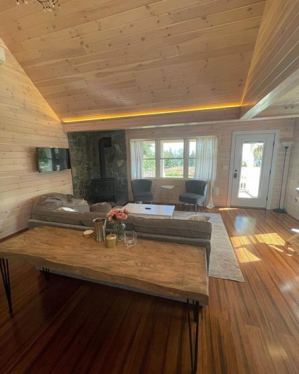 Jordan Rentals - Photo 3 of 10