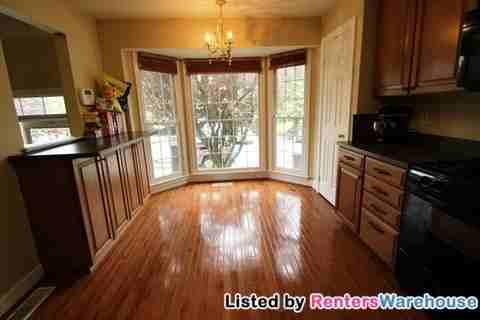 7805 Koopman Ct - Photo 3 of 9