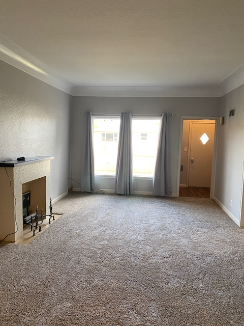 203 4th St Se - Photo 2 of 8