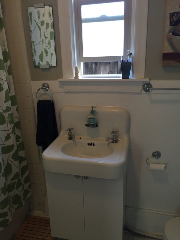 2404 Stuart St - Photo 3 of 30