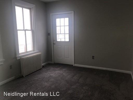 444 N Hanover - Photo 3 of 5