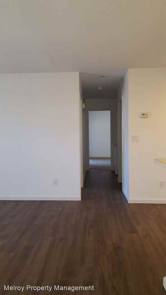 1377 Oakdale Ave - Photo 2 of 11