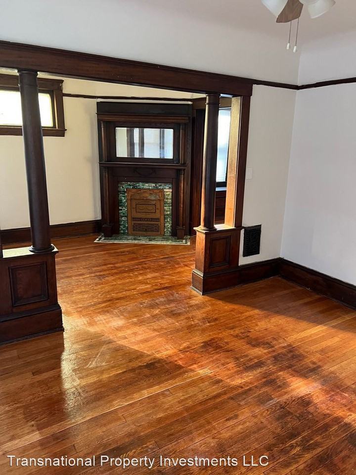 10527 Earle Ave, Cleveland, Ohio 44108 - Photo 3 of 15