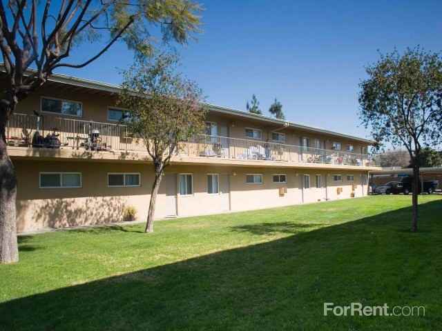 Walden Glen Apartments - Photo 3 of 28