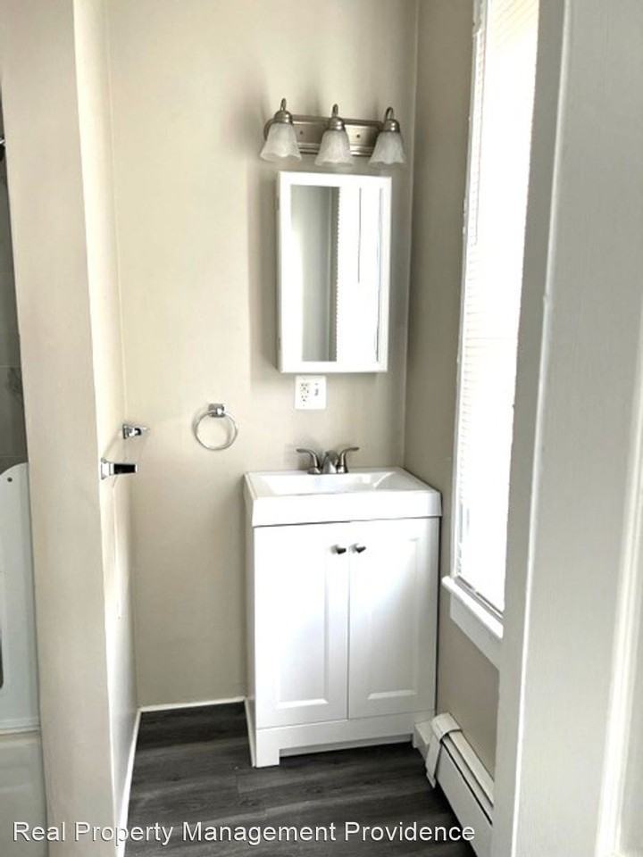 13-15 Regent Avenue - Photo 2 of 14