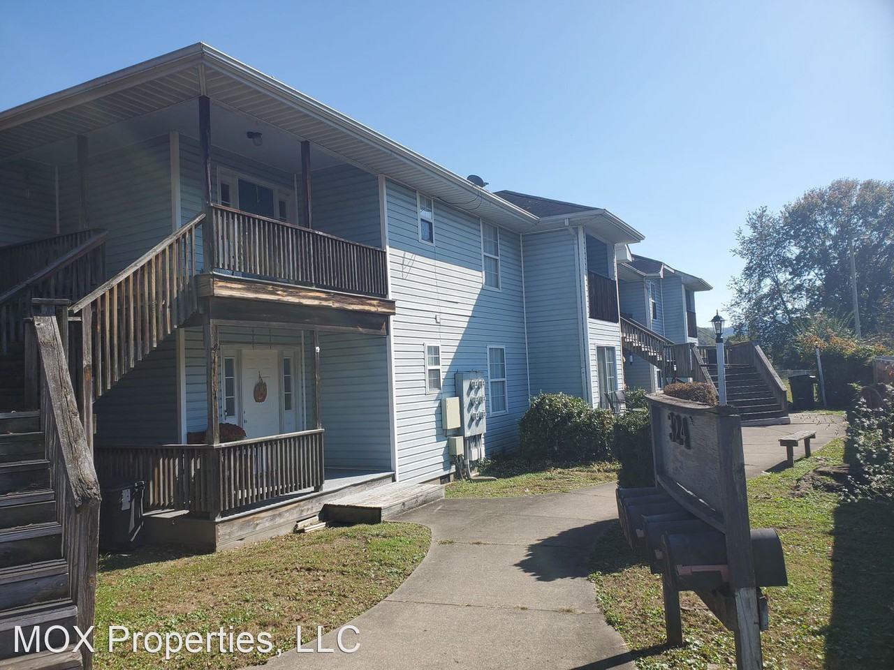 324 W 34th Street - Photo 2 of 10