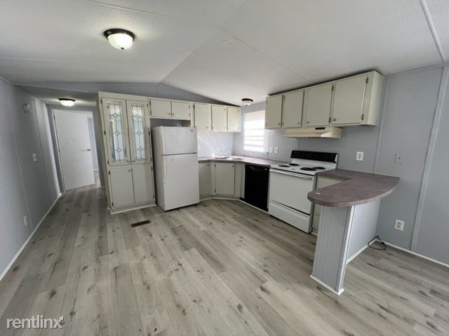 900 Frye Rd - Photo 2 of 11