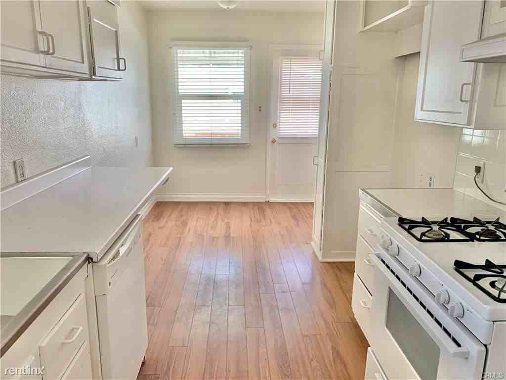 4758 W 191st St - Photo 3 of 10