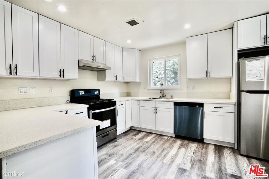 22148 Welby Way - Photo 2 of 8