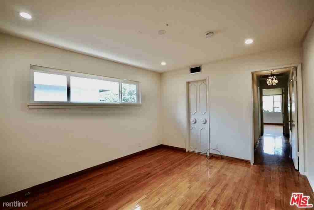 22148 Welby Way - Photo 3 of 8