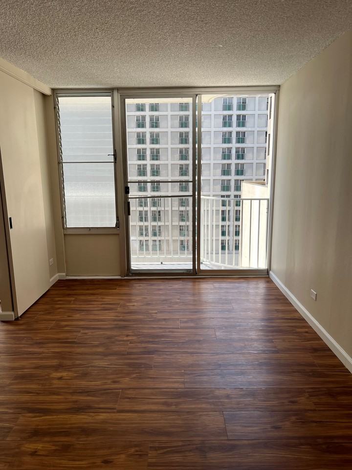 1611 Kapiolani Blvd #1105 - Photo 2 of 11