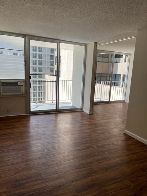 1611 Kapiolani Blvd #1105 - Photo 3 of 11