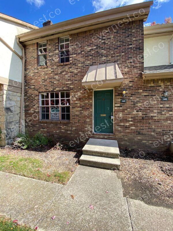 144 Stornoway Dr E - Photo 2 of 41