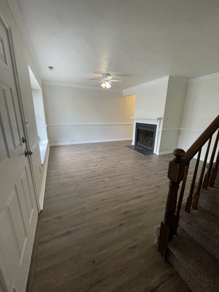 5523 Gates Landing Rd - Photo 3 of 33