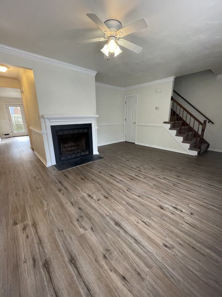 5523 Gates Landing Rd - Photo 4 of 33