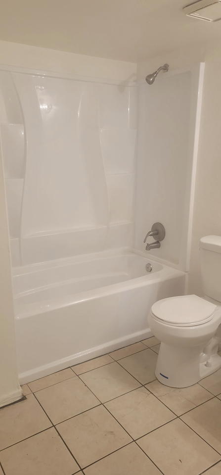 2621 E Greenway Rd - Photo 2 of 14