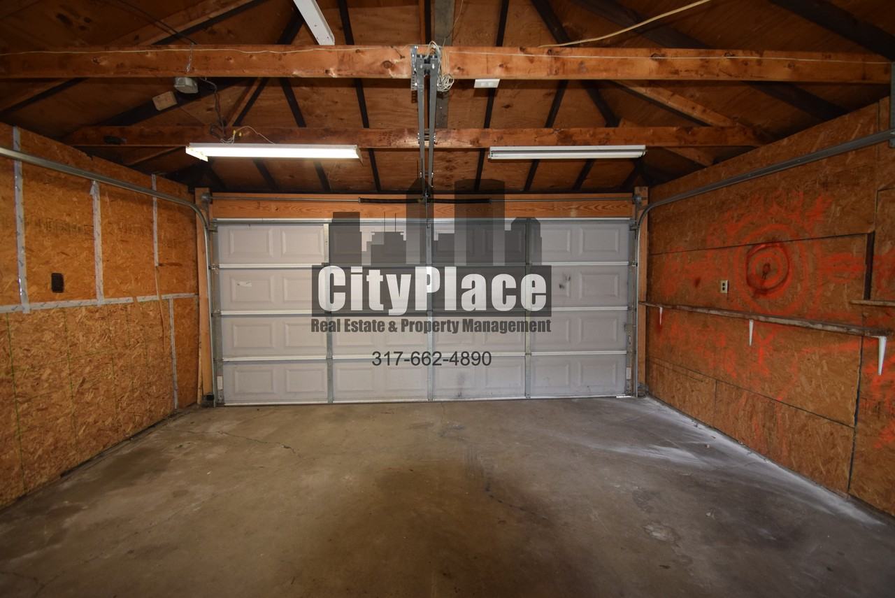 1602 Spruce St - Photo 5 of 22