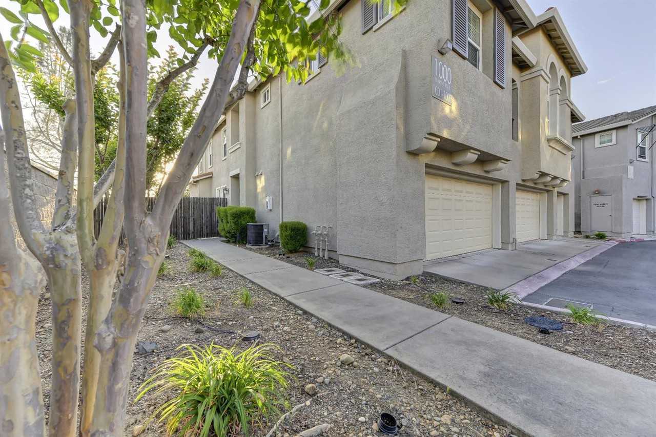 1003 Ferry Cir