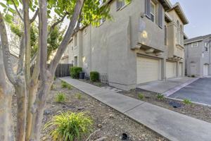 featured image of 1003 Ferry Cir