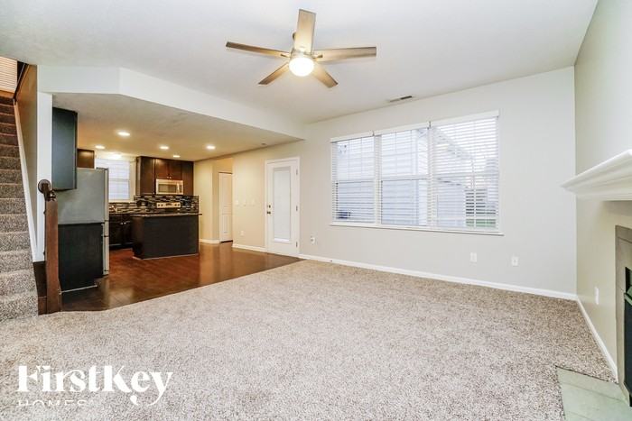 4015 Peregrine Pass Dr - Photo 3 of 15