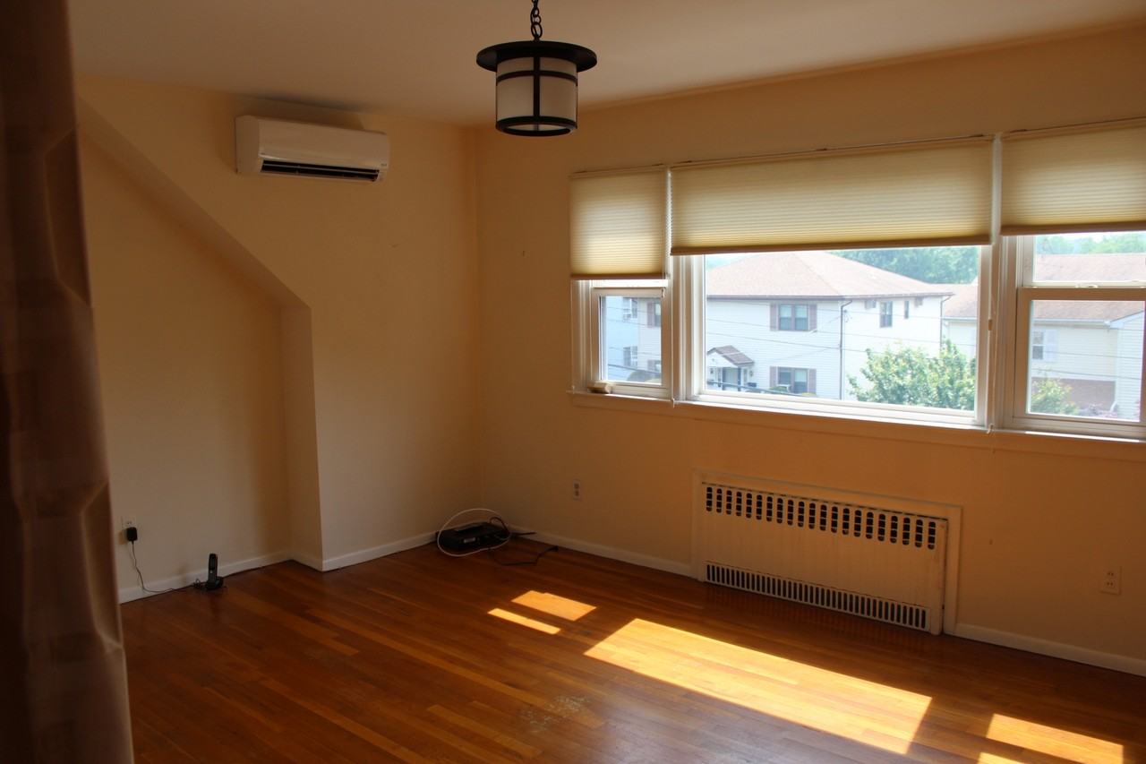 4 Westview Ave - Photo 3 of 10