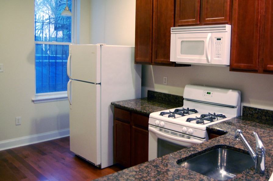 1009 Mt Vernon St- Unit 1 - Photo 3 of 5