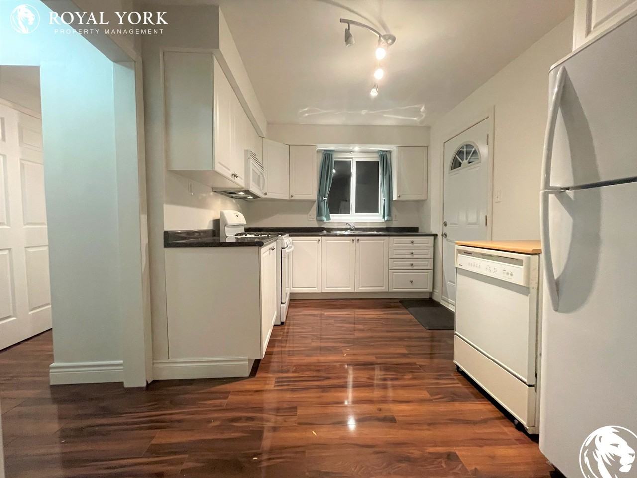 5 Macdonald Ave - Photo 2 of 35