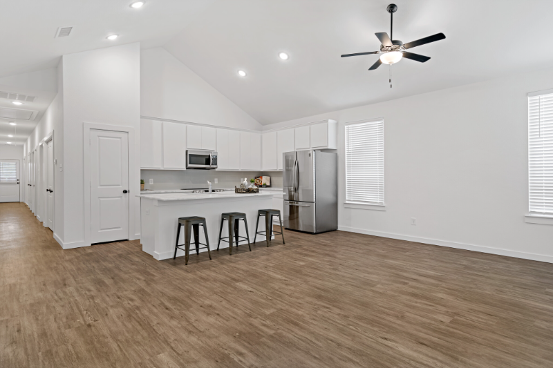 1301 Bells Dr - Photo 3 of 20