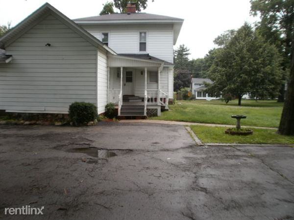 202 E Hwy St - Photo 2 of 20