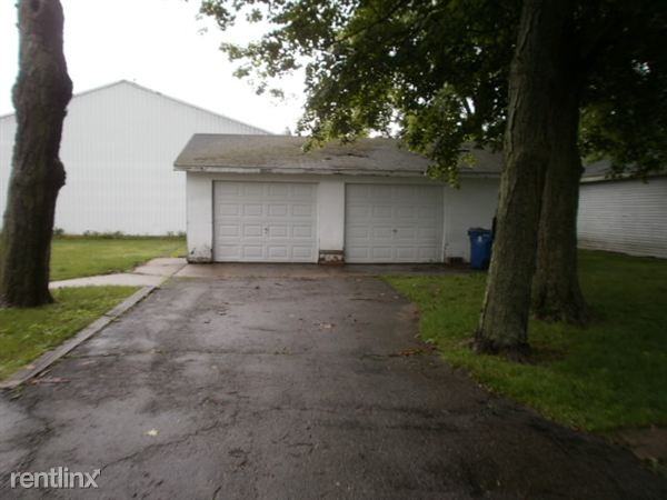 202 E Hwy St - Photo 3 of 20