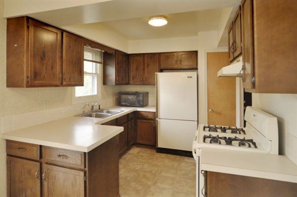 8313 N 40th St - Photo 3 of 9