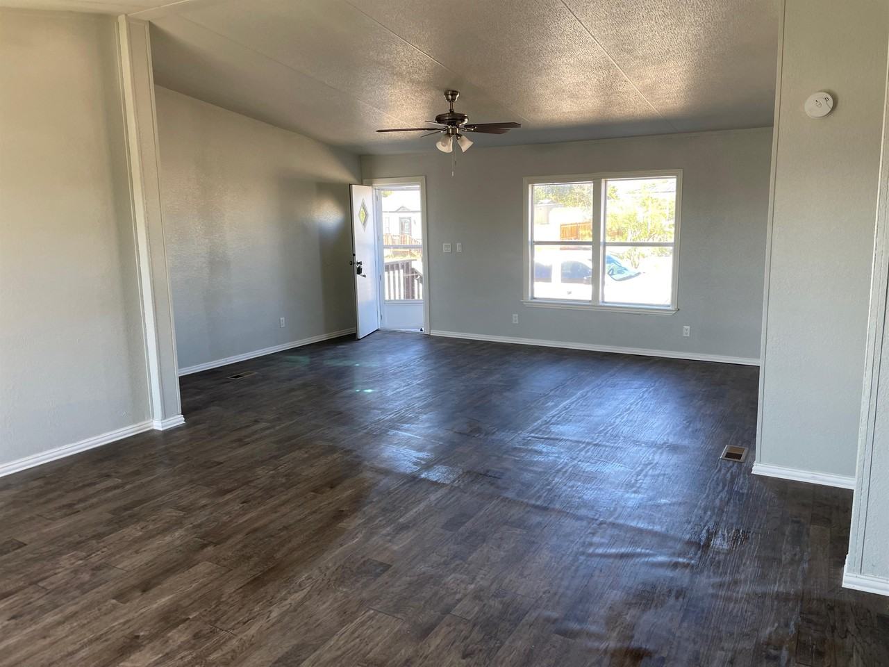 113 Sparrow Dr #1 - Photo 2 of 10