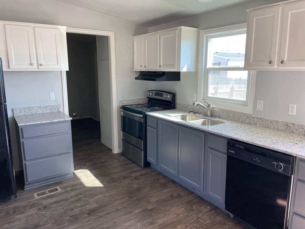 113 Sparrow Dr #1 - Photo 4 of 10