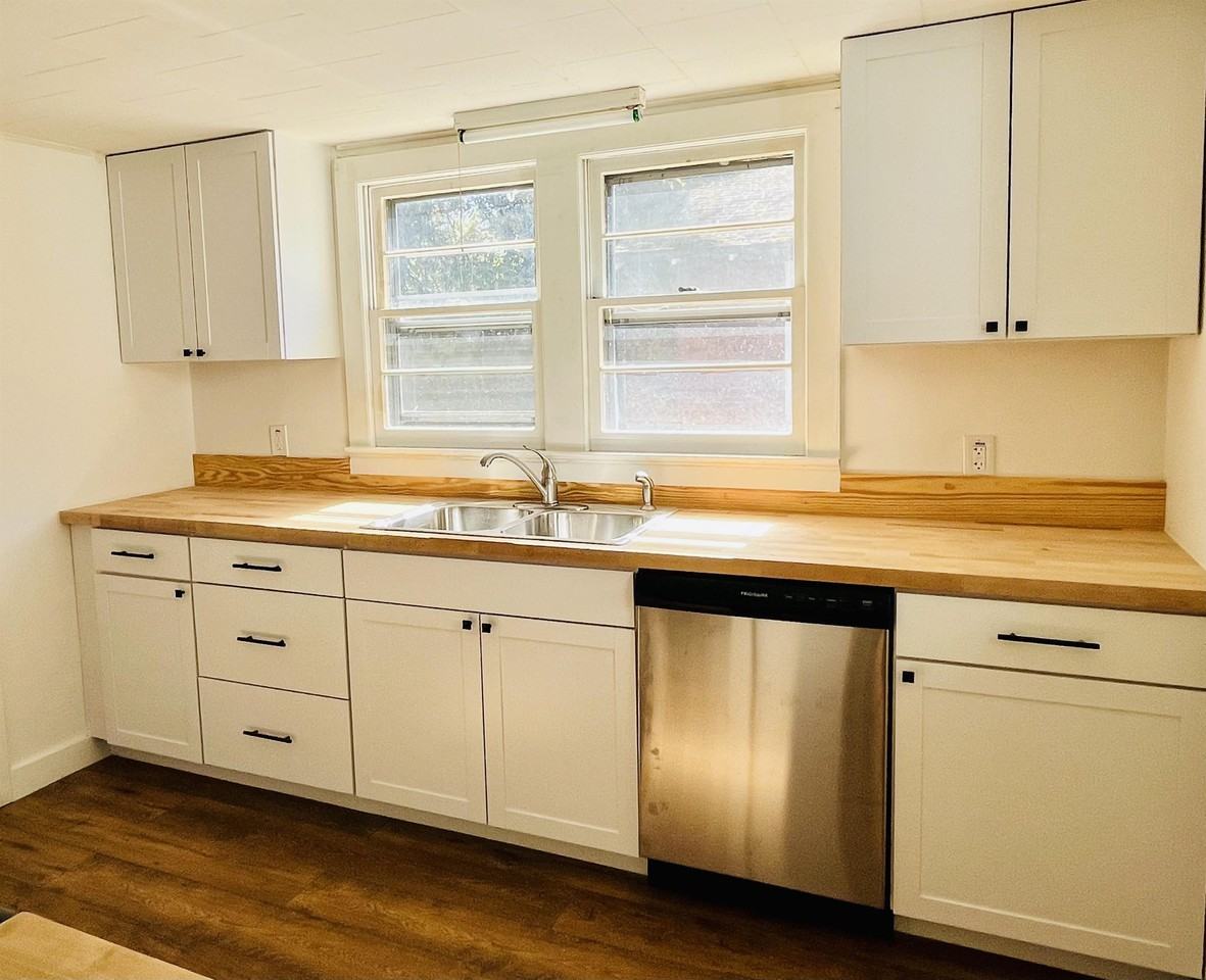 82 Hanover St #1 - Photo 4 of 18