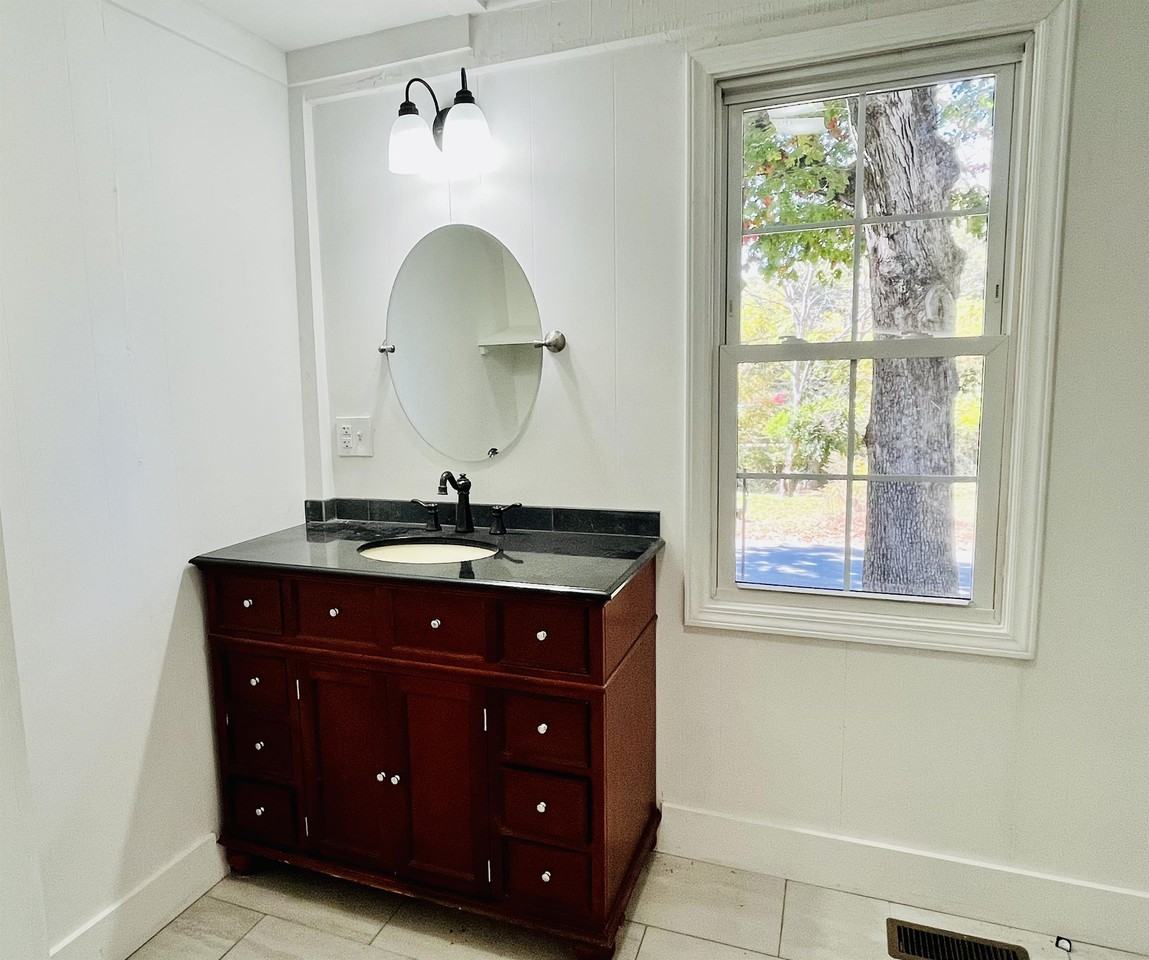 82 Hanover St #1 - Photo 7 of 18