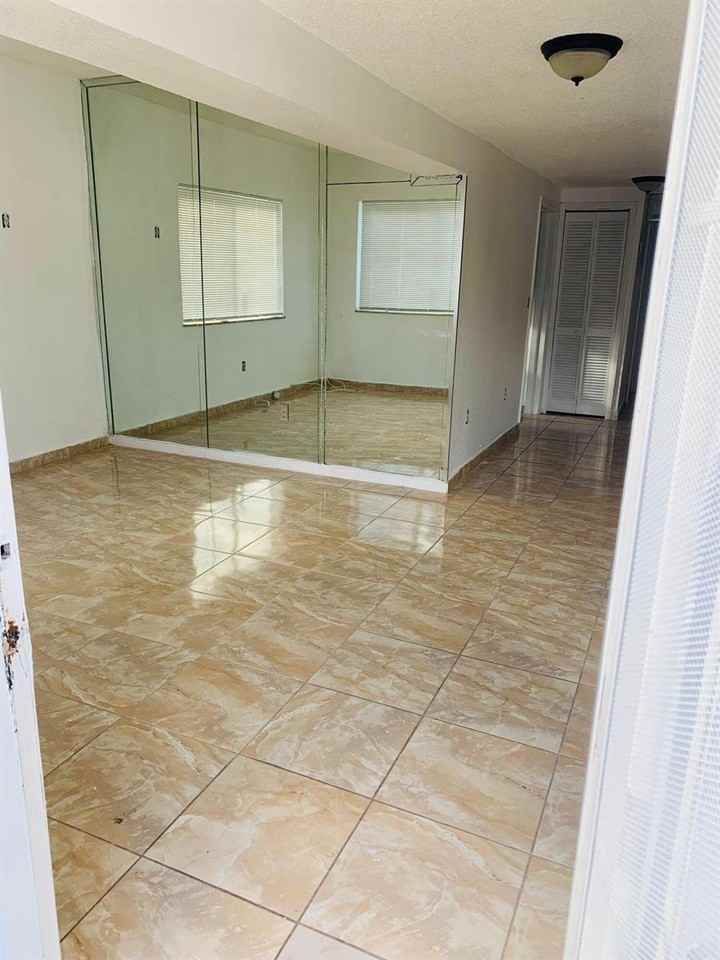 883 Nw 112th St #A - Photo 3 of 8