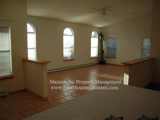 13 Digby Ln - Photo 2 of 16