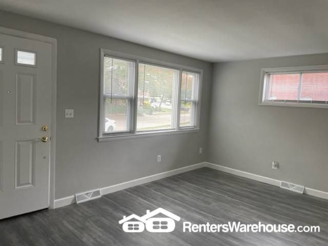 1011 Cedarcroft Rd - Photo 2 of 10